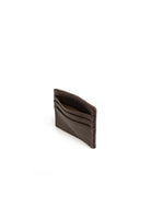 Side profile of the Parise 3X cardholder, ultra-thin and refined, showcasing the spacious slots fo credit cards.